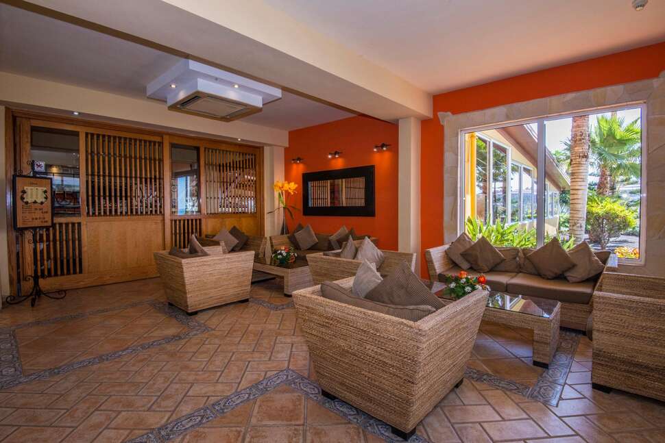 Een foto van het interieur van Hovima Jardin Caleta