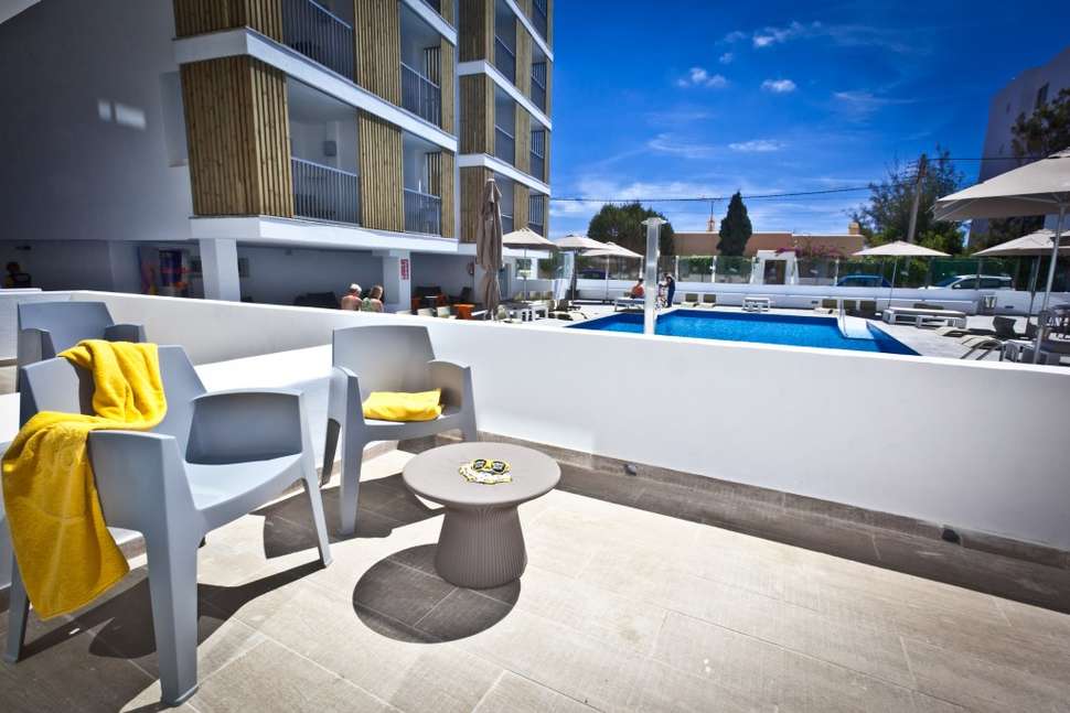 Ein Foto von der Terrasse im Ryans Ibiza Apartments