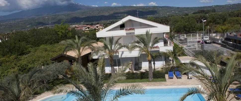 Een foto van de buitenkant van Villa Galati Resort