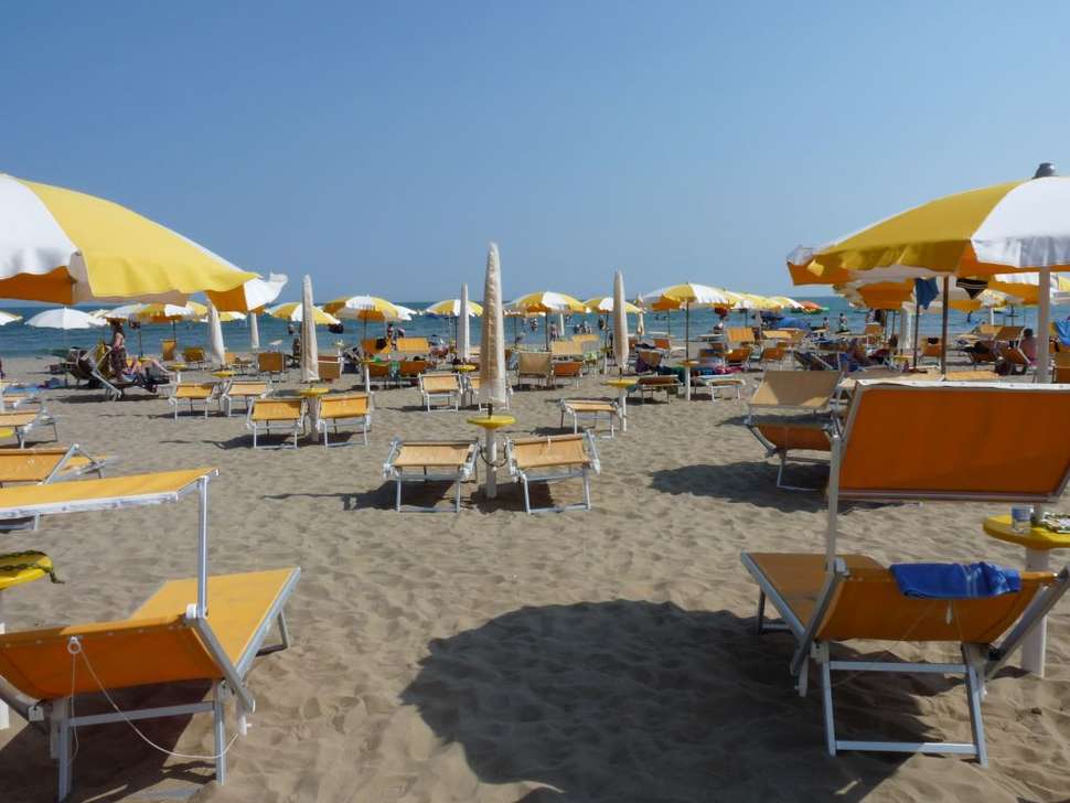 Een foto van het strand bij Camping Italy Village