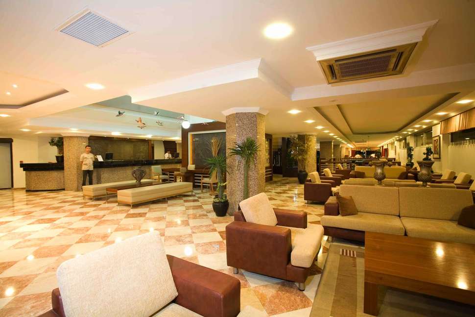 Een foto van het interieur van Fame Beach Hotel
