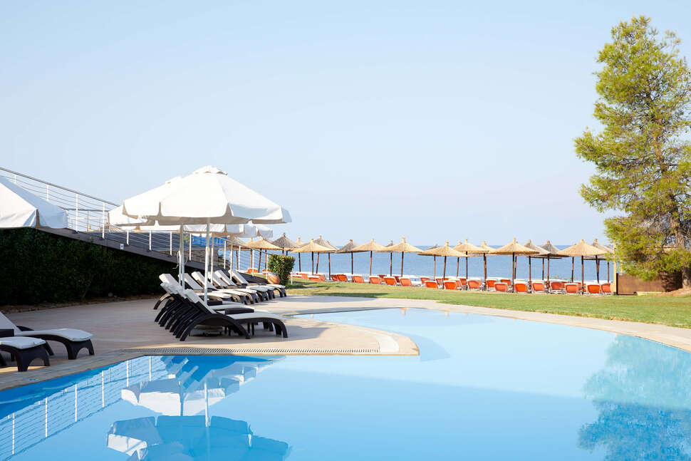 Een foto van het zwembad bij Istion Club & Spa