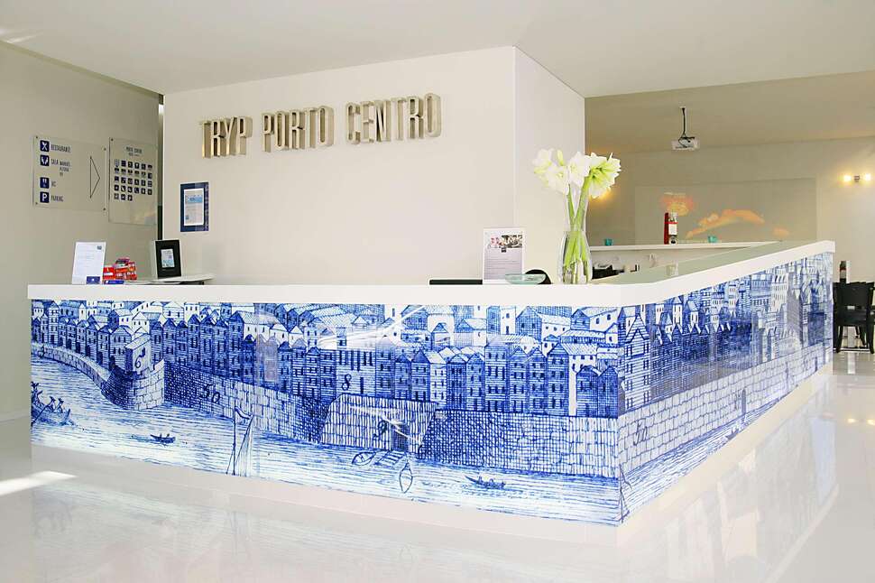 Een foto van het interieur van Tryp by Wyndham Porto Centro Hotel