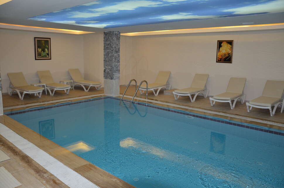 Ein Foto vom Pool im Acar Hotel