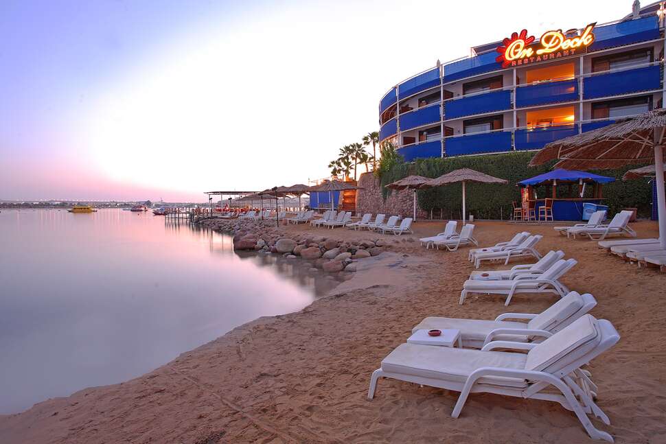Ein Foto vom Strand beim Lido Sharm Hotel