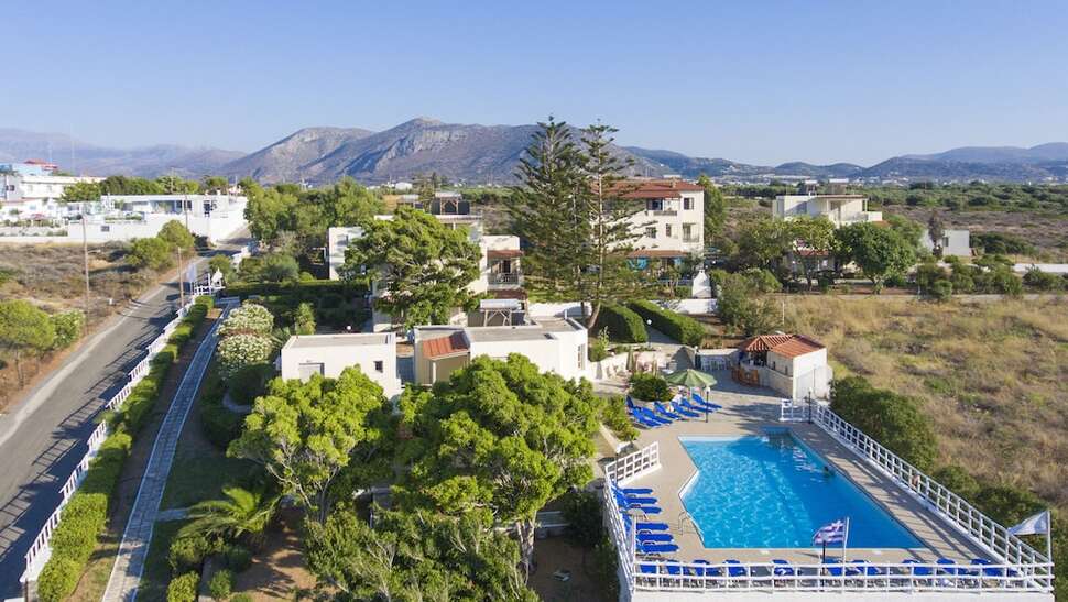 Ein Foto vom Pool im Panorama Seaview Apartments