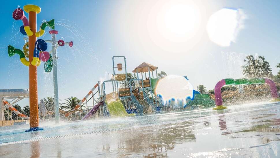 Een foto van het zwembad bij Alegria Costa Ballena