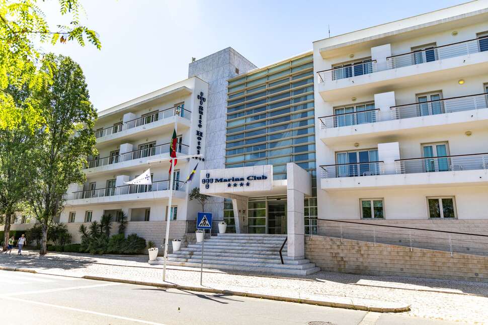 Een foto van de buitenkant van Marina Club Lagos Resort