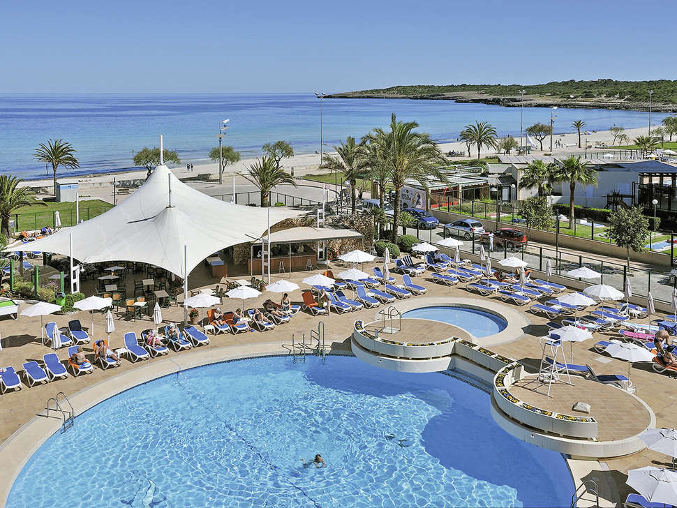 Een foto van het zwembad bij Allsun Hotel Sumba