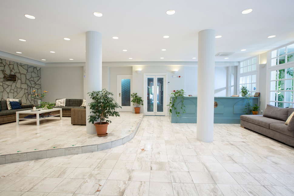 Een foto van het interieur van Odyssey Hotel