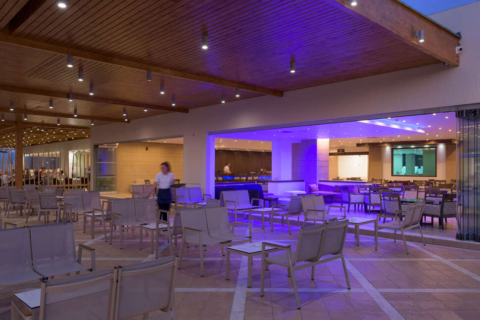 Een foto van de faciliteiten bij Avra Beach Resort Hotel & Bungalows
