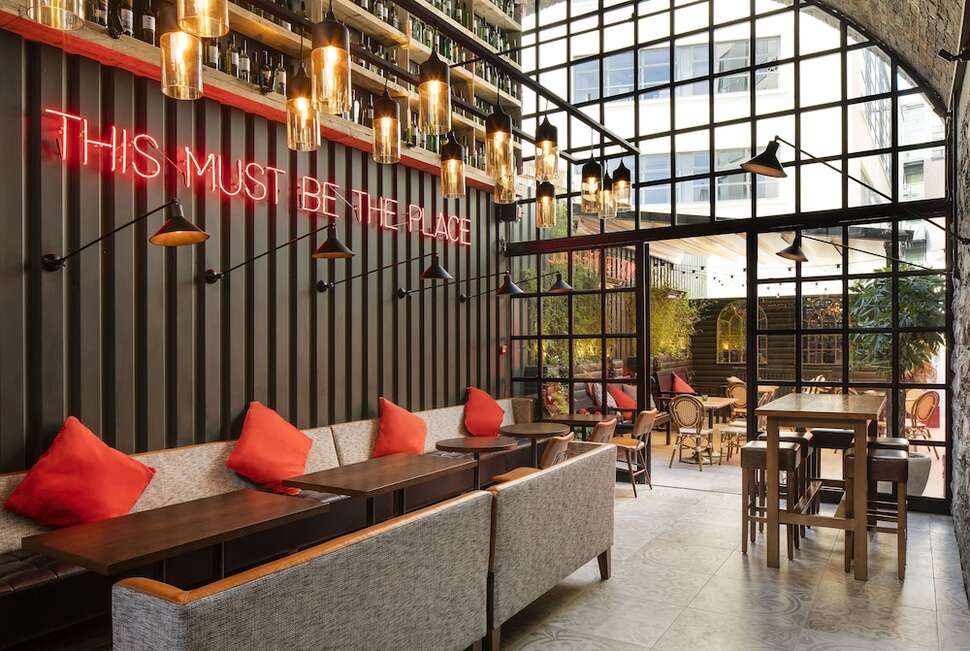 Een foto van The Address Connolly