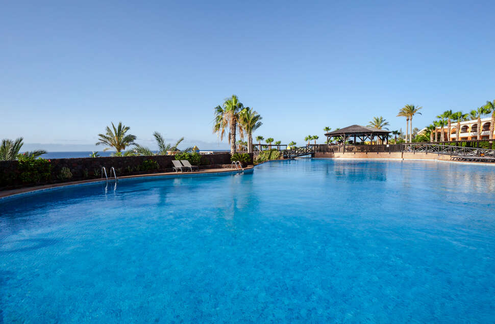 Een foto van het zwembad bij Occidental Jandia Playa