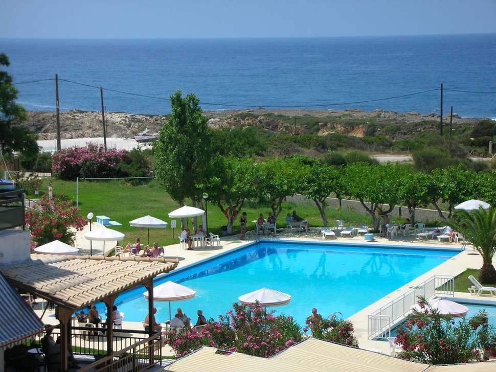 Ein Foto vom Pool im Irinna Hotel