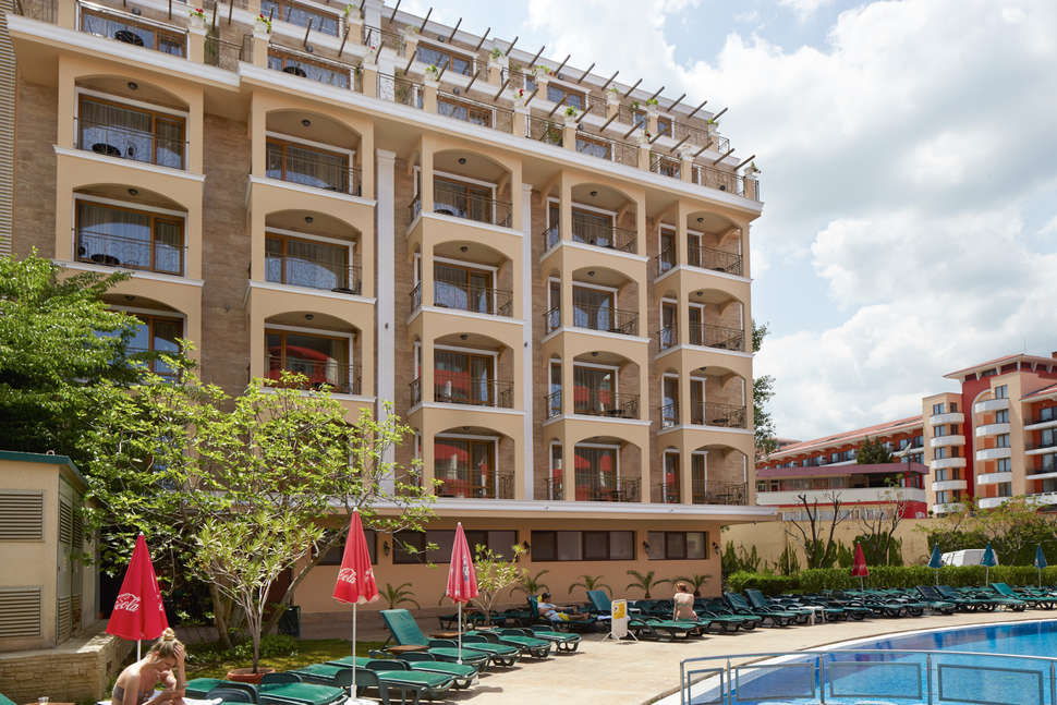Een foto van het zwembad bij Hotel Mena Palace