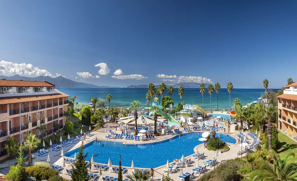 Een foto van het zwembad bij Ephesia Holiday Beach Club