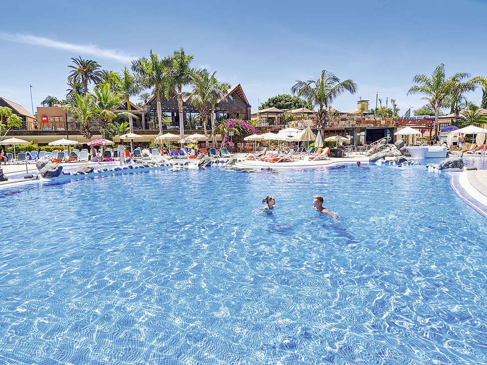 Een foto van het zwembad bij Allsun Hotel Esplendido