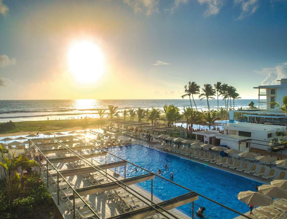 Ein Foto vom Pool im Riu Sri Lanka
