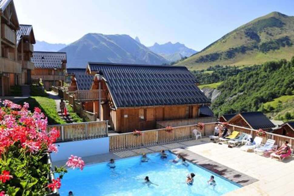 Een foto van een overzicht van Les Chalets des Ecourt