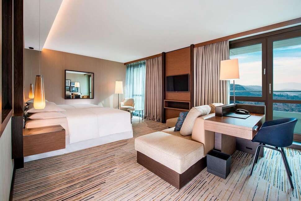 Een foto van Sheraton Grand Tbilisi Metechi Palace