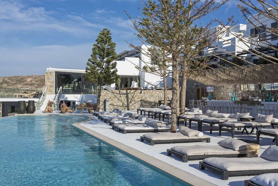 Een foto van een overzicht van Myconian Utopia Relais & Chateaux