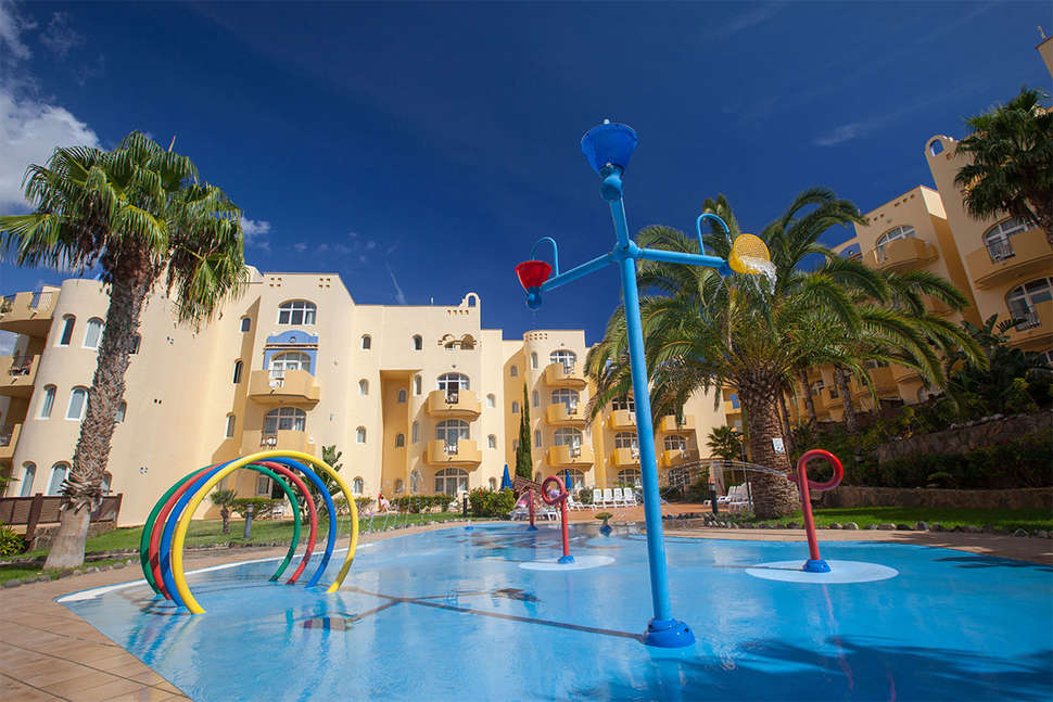 Een foto van het zwembad bij Sport Hotel Monte Feliz