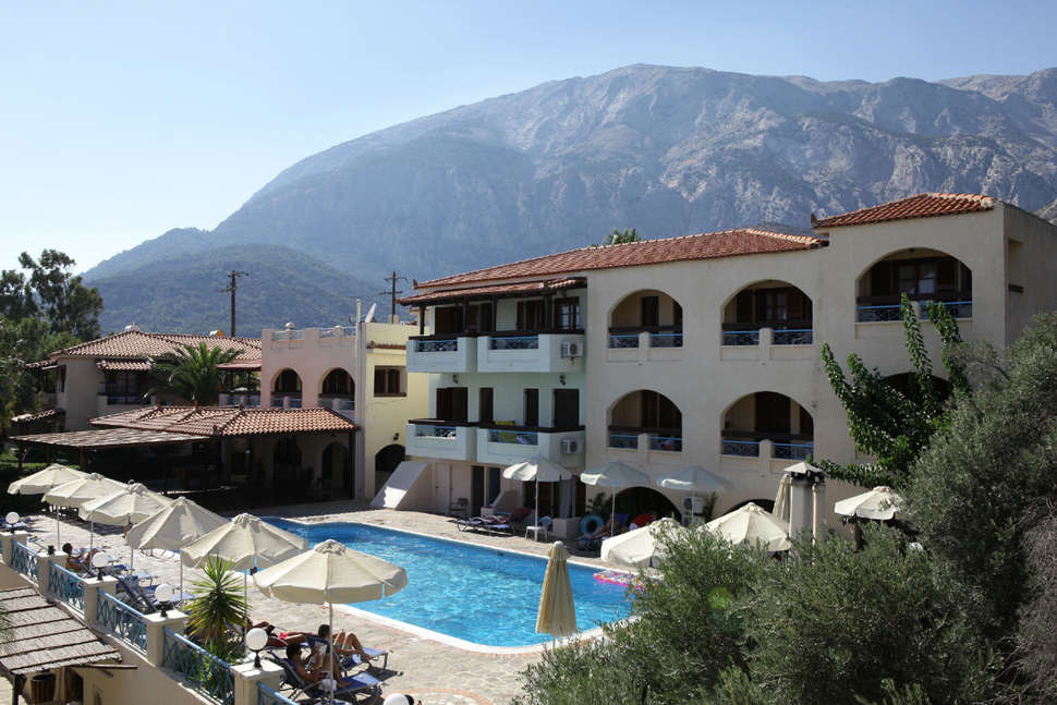 Een foto van het zwembad bij Kampos Village Resort