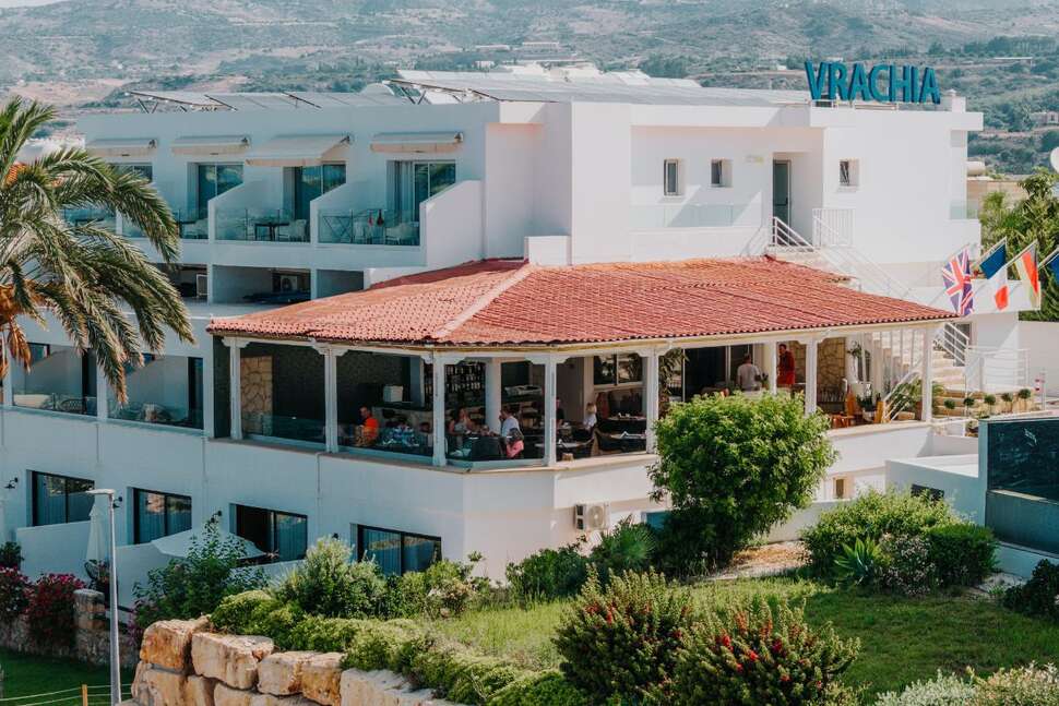 Een foto van Vrachia Beach Hotel & Suites