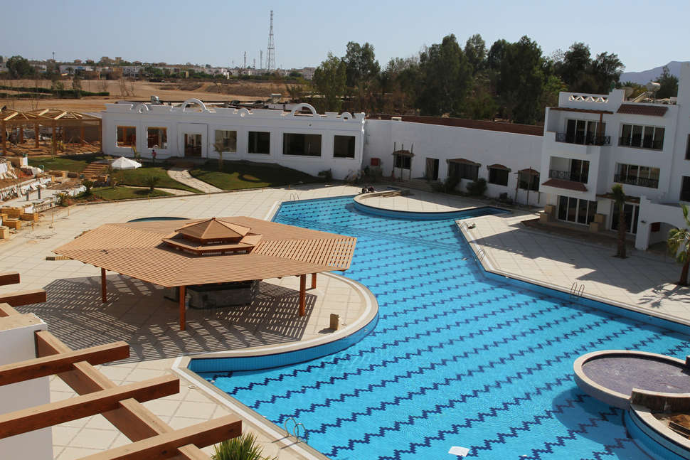 Een foto van het zwembad bij Old Vic Sharm Resort
