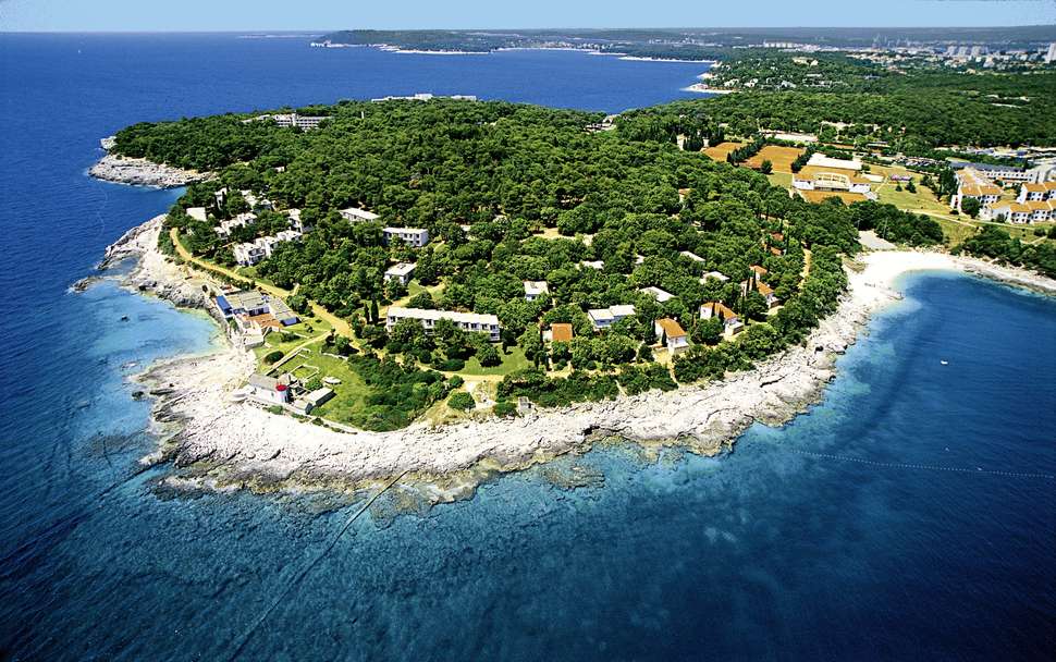 Een foto van de buitenkant van Verudela Beach & Villa Resort
