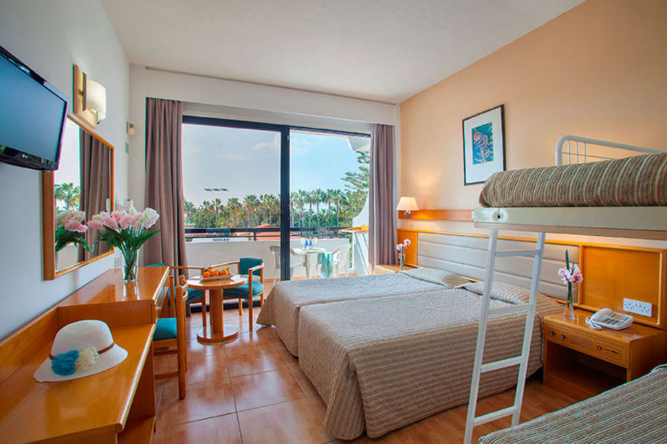 Een foto van Cavo Maris Beach Hotel