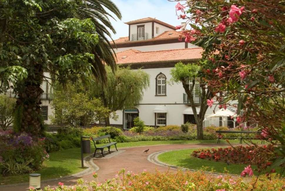Een foto van de buitenkant van Hotel Talisman