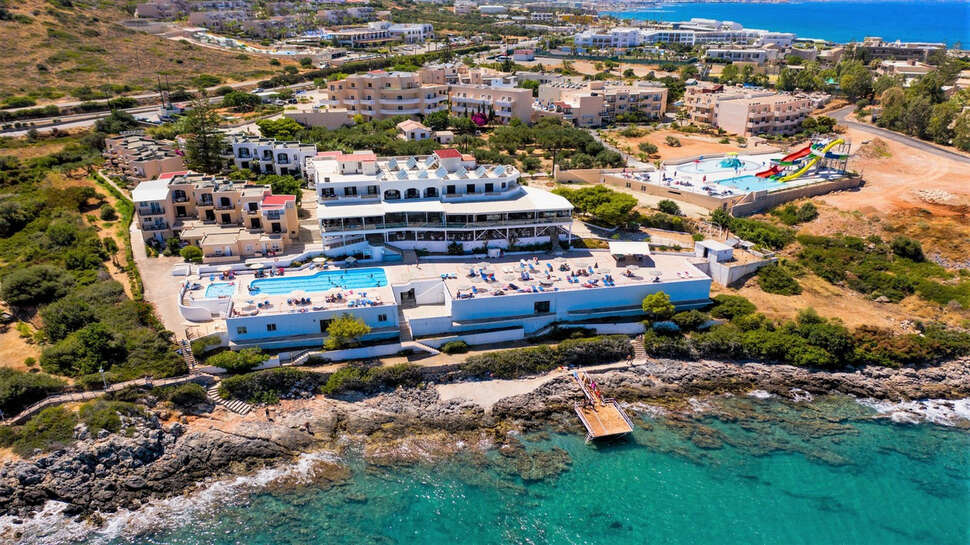 Een foto van de buitenkant van Horizon Beach Hotel