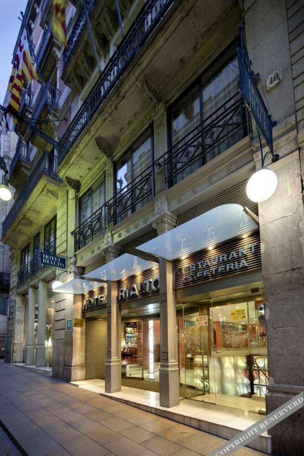 Een foto van de buitenkant van Hotel Rialto