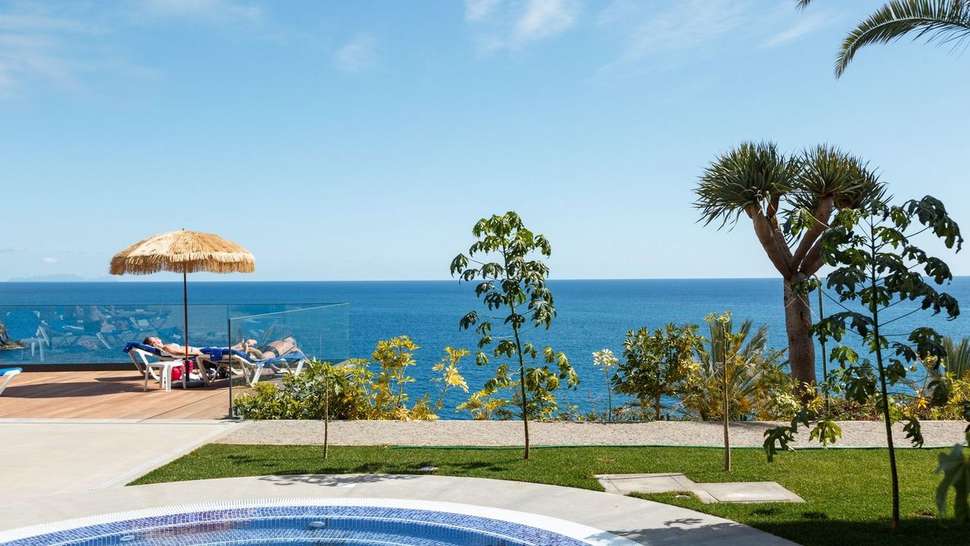 Een foto van het zwembad bij Hotel Baia Azul