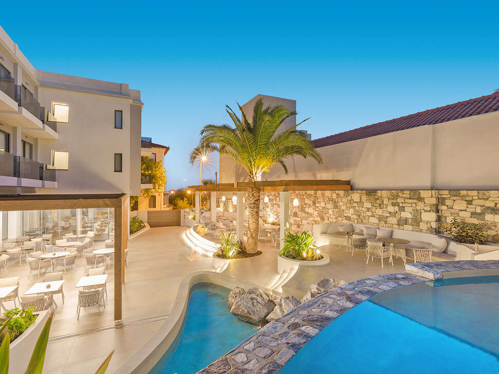 Een foto van het terras bij Samian Mare Hotel Suites & Spa