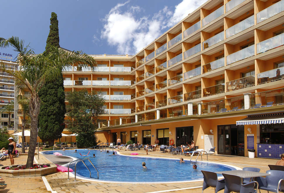 Ein Foto vom Pool im Hotel Bon Repos