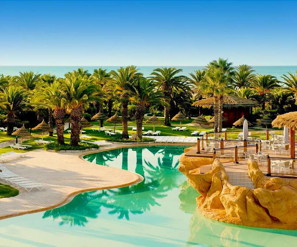 Een foto van het zwembad bij Sentido Phenicia Hotel
