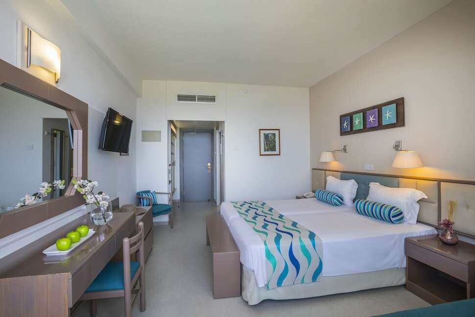 Een foto van Cavo Maris Beach Hotel
