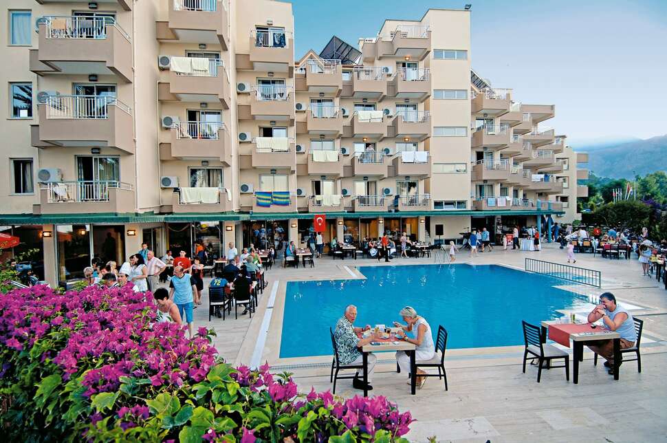 Een foto van het zwembad bij Viking Nona Beach Hotel