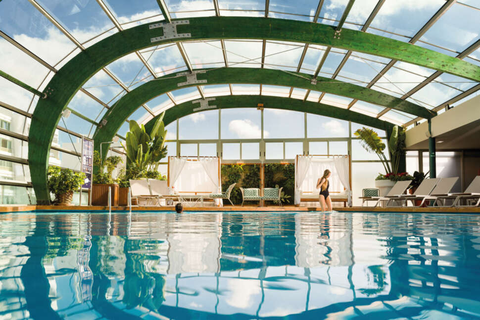 Een foto van het zwembad bij Arrecife Gran Hotel & Spa