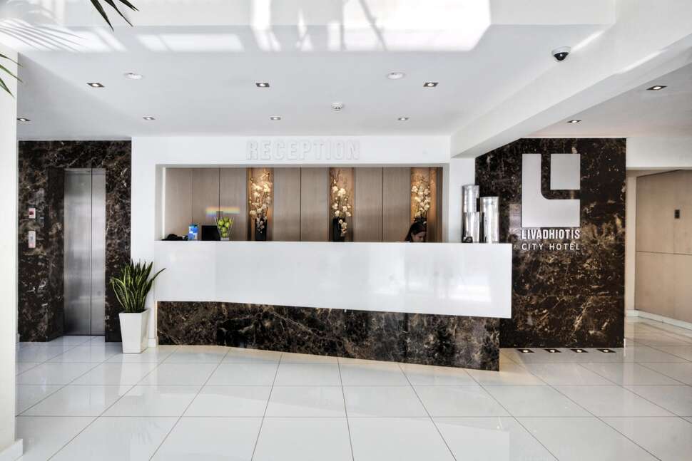 Een foto van het interieur van Livadhiotis City Hotel
