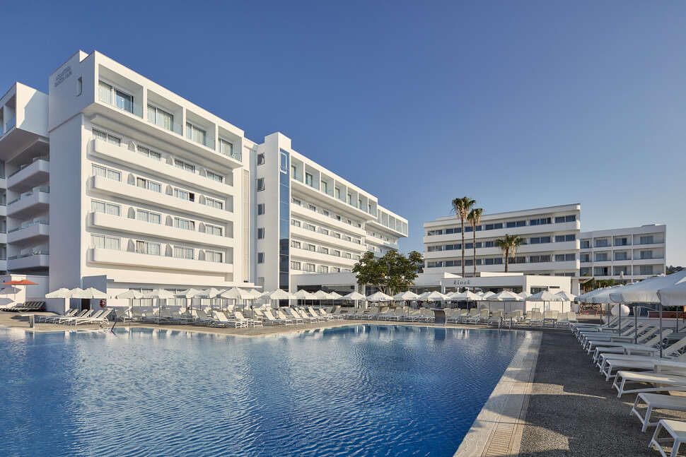 Ein Foto vom Pool im Atlantica Sancta Napa Hotel