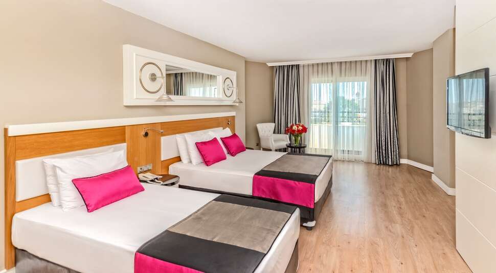 Een foto van Serenis Hotel