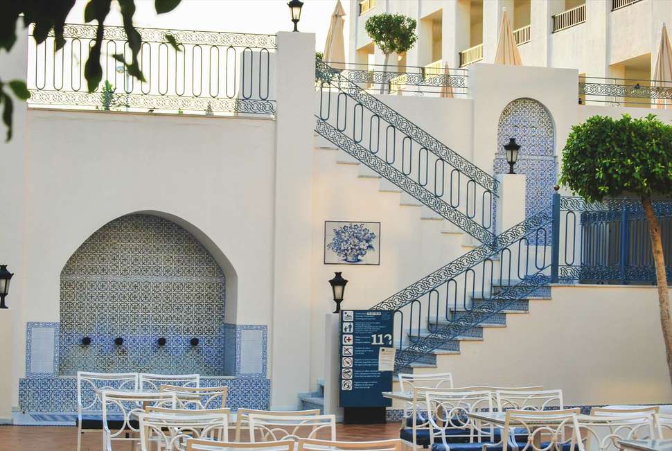 Een foto van het terras bij Mac Puerto Marina Benalmadena