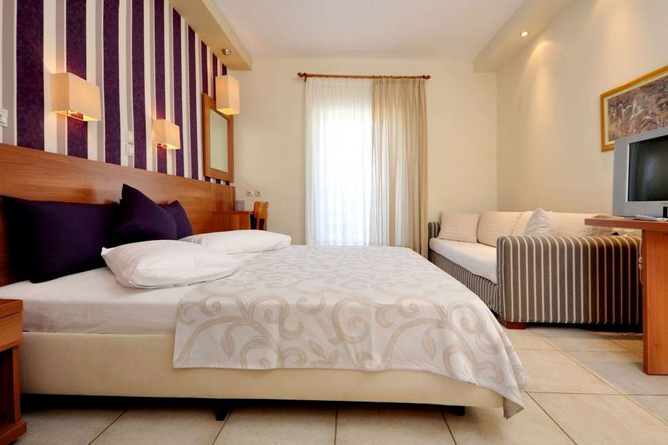 Een foto van The Boutique Louloudis