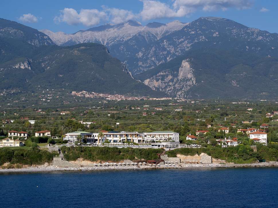Een foto van de buitenkant van Cavo Olympo Luxury Hotel & Spa