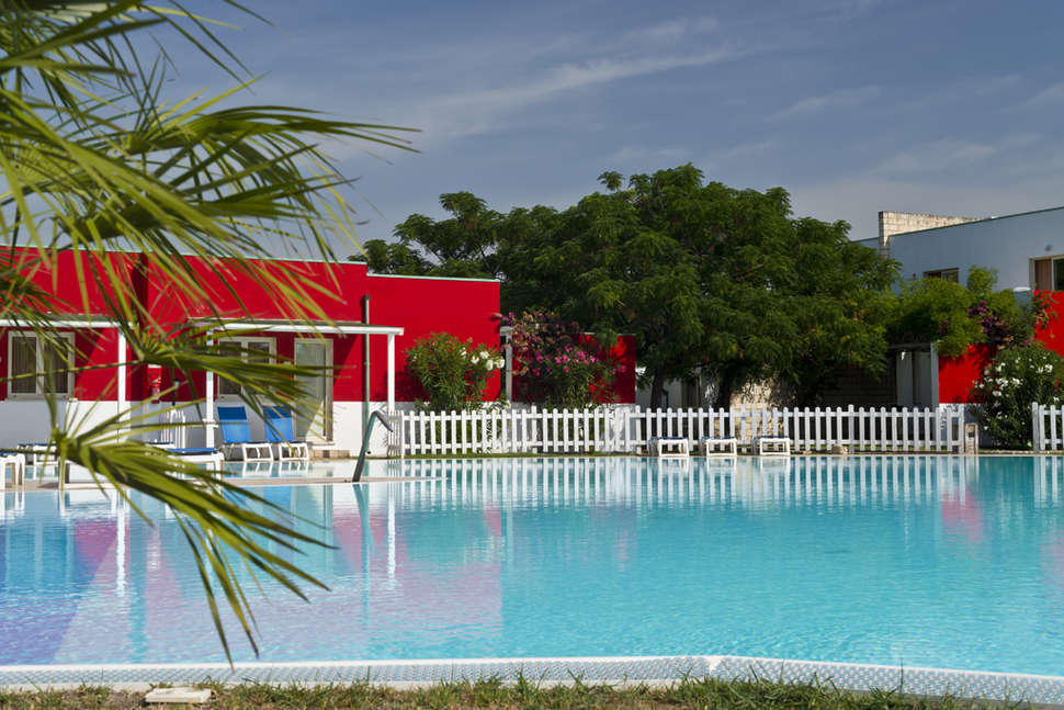 Een foto van het zwembad bij Club Esse Sunbeach