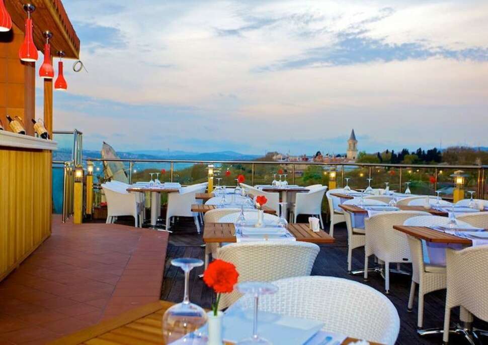 Een foto van het terras bij Hotel Arden City