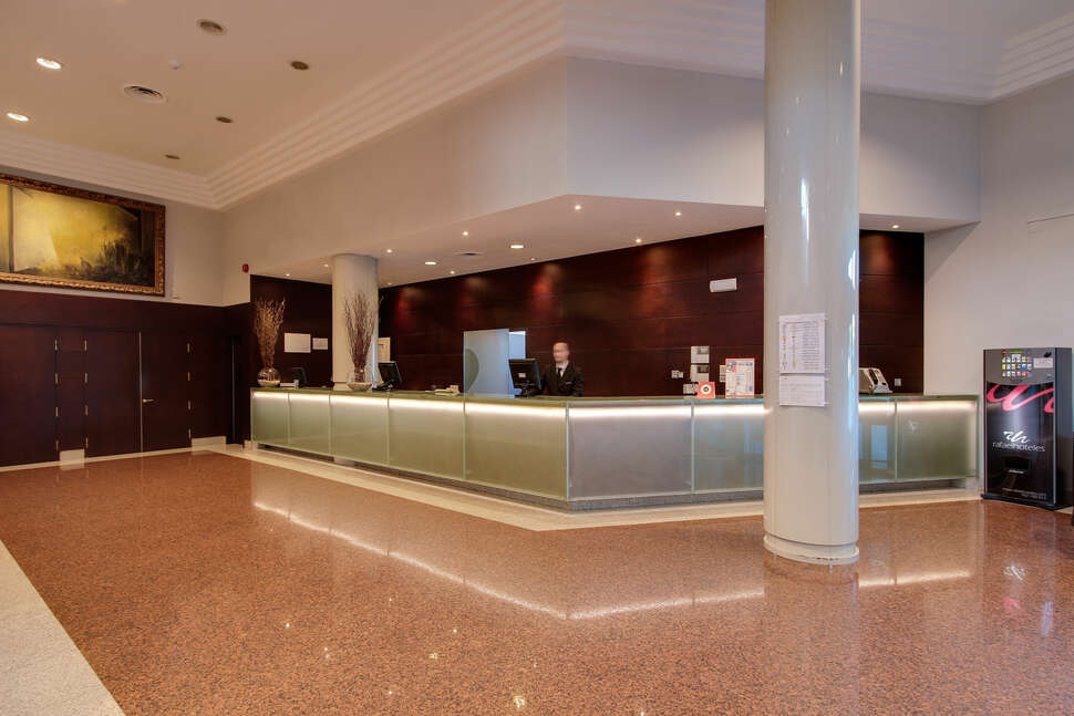 Ein Foto vom Innenbereich im Rafaelhoteles Atocha
